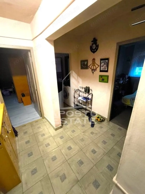 Apartament cu 3 camere,decomandat,centrala proprie,zona Dambovita - imagine 7