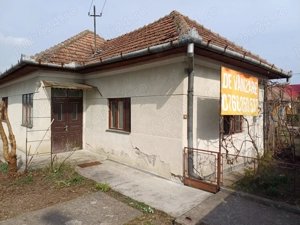 Teren generos cu 2 case individuale si utilitati aferente - imagine 4