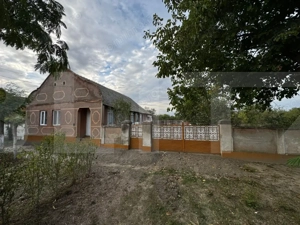 Casa 4 camere cu teren de 3892 mp