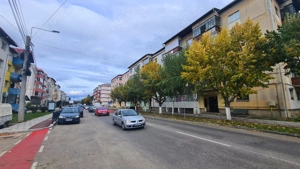 Apartament cu 3 camere de vânzare în Curtea de Argeș.