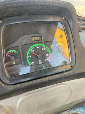 Buldoexcavator New Holland B80B   An 2017   2.600 ore    - imagine 10