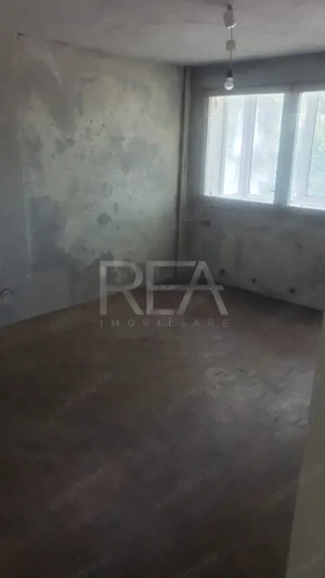 2 Camere , Decomandat , Etaj 1/7 ,  Zona Giurgiului - imagine 2