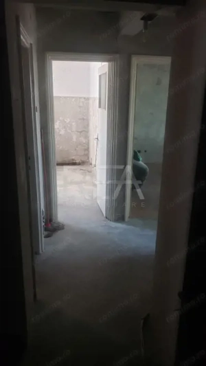 2 Camere , Decomandat , Etaj 1/7 ,  Zona Giurgiului - imagine 6