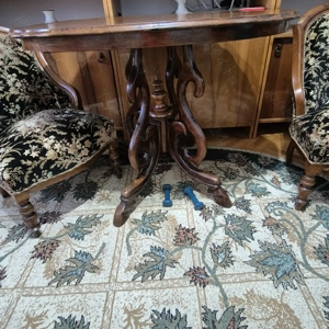 Mobilier antic- masa