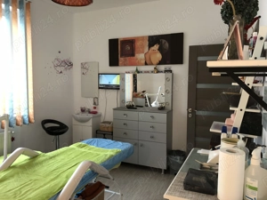 Colegă cameră cosmeticiana, gene, make-up 