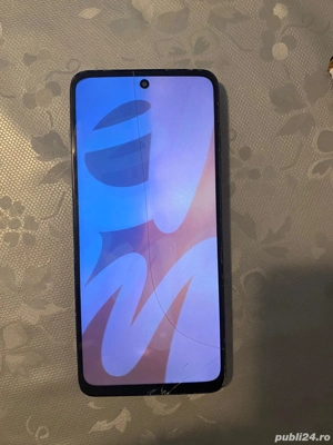 Vând Motorola E15   ecran spart, funcționează - imagine 3