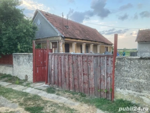 Vind Casa in localitatea Chislaz jud Bihor
