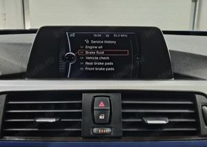 BMW Seria 3 320d Sport Line - imagine 18