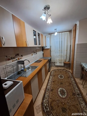 Inchiriez apartament cu 3 camere