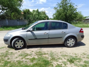 Megane Sedan 2 Confort Expresion 1,5 dCi 80 cp. 35 714 km. rulati  - imagine 9 Megane Sedan 2 Confort Expresion 1,5 dCi 80 cp. 35 714 km. rulati  - imagine 9