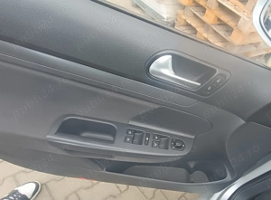 Volkswagen Golf V Combi 1.9 TDI - imagine 9