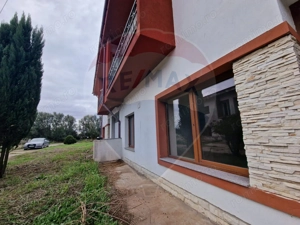 Casă  Vilă cu 4 camere de vânzare Kogalniceanu judetul Constanta