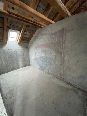 Casă de vânzare în Câmpulung la preț de apartament. - imagine 17