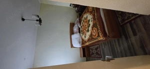 Vând apartament 3 camere mobilat utilat complet în Curtea de Argeș - imagine 8