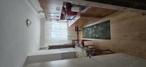 Vând apartament 3 camere mobilat utilat complet în Curtea de Argeș - imagine 4