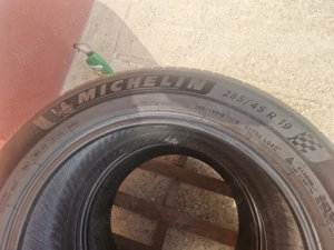Anvelope Michelin Pilot 4,R 19 - imagine 2