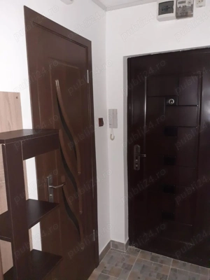 Ofer spre inchiriere apartament Resita - imagine 8 Ofer spre inchiriere apartament Resita - imagine 8