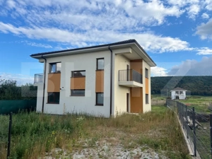 Casă individuală, 5 camere, 520 mp teren, Zona de case Gilau !