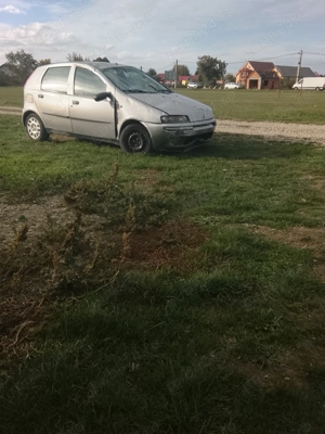 Vând sa dezmembrez fiat punto