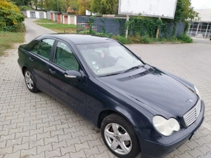 Vând autoturism Mercedes C200