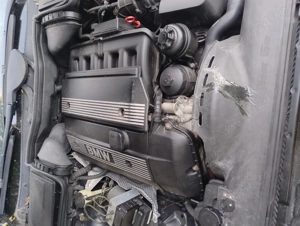 BMW E39 face lift culoare închisă  - imagine 5