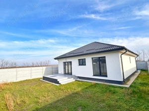 De vânzare casă pe parter   3 camere, 2 bai, teren 376 mp - imagine 2