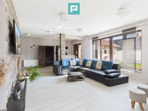 Casă modernă cu 2 corpuri, 5 camere în Pecica