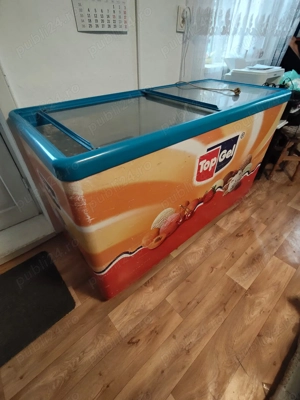 Vând vitrină și ladă frigorifică 