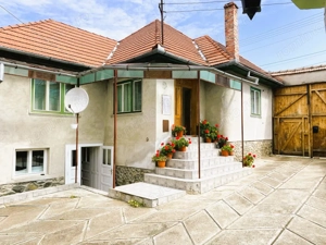 Casă Săcel 120 mp utili, teren 1100 mp si pârâu - imagine 2