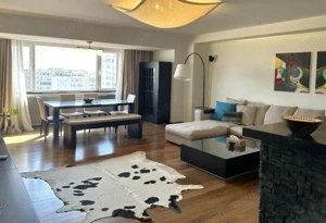 Apartament de 3 camere, 2 bai, centrala proprie, loc de parcare, Unirii