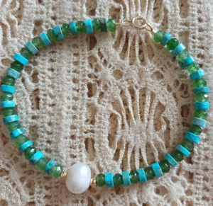 Brățară deosebită, jad, turquoise și perlă de cultură cu argint placat cu aur