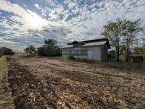 Garbovi casa 76 mp constr 2000 teren 1187 mp - imagine 2