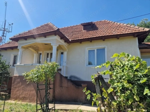 Casa in mediu rural cu teren
