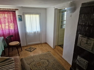 Casa in mediu rural cu teren - imagine 10