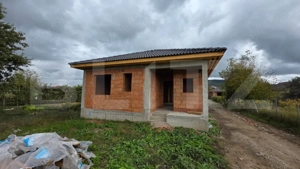  Casă  pe un nivel, 3 camere, 100 mp și teren generos de 600 mp - zona Unirea - imagine 8