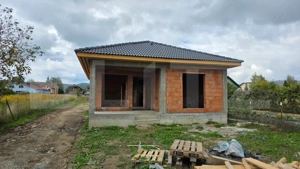  Casă  pe un nivel, 3 camere, 100 mp și teren generos de 600 mp - zona Unirea - imagine 2