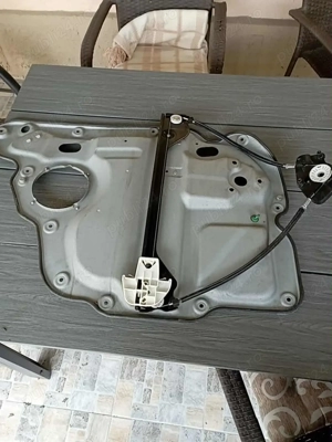 Macara geam dreapta spate vw touran 2006 - imagine 2