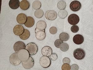 Vând monede de colectie .