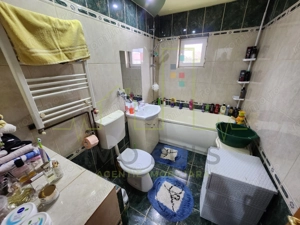 Centrala proprie. Acoperis nou. Mobilat. Model mare. Transformat in 3 camere. - imagine 8