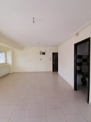 Propietar spațiu 38 mp  - imagine 2