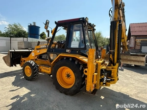 Persoana fizica vand Caterpillar 428B 4x4 cu blocanti si 3 cupe