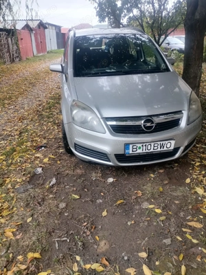 Vând Opel Zafira în stare bună