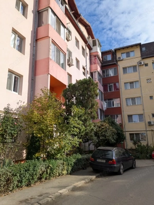 Proprietar vand apartament cu 3 camere semidecomandat - imagine 10