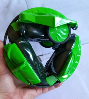 2 mașinării   jucărie dimensiuni mari, lipsă telecomenzi (50 - 45 lei)