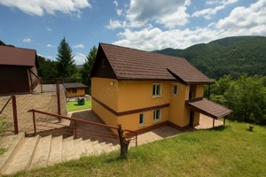 Vila cu sala de evenimente, la 10 km de statiunea de ski STRAJA!!!