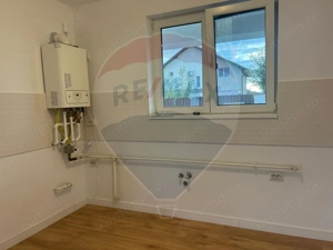 De vanzare Casă / Vilă cu 4 camere - imagine 5