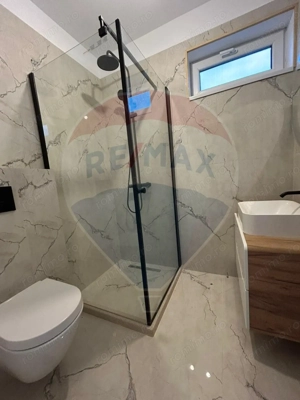 De vanzare Casă / Vilă cu 4 camere - imagine 10