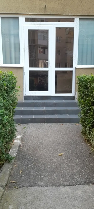 Vand apartament cu doua camere la parter - imagine 3