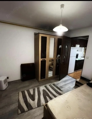 Închiriez garsoniera