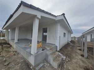 Duplex personalizare interioara - 388 mp teren - zona excelenta langa 4 benzi - 2 dormitoare si livi - imagine 4